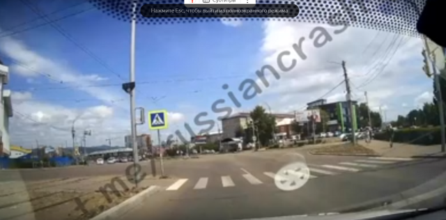 Учитель на дороге в Улан-Удэ что привело к ДТП, правильно сделал?