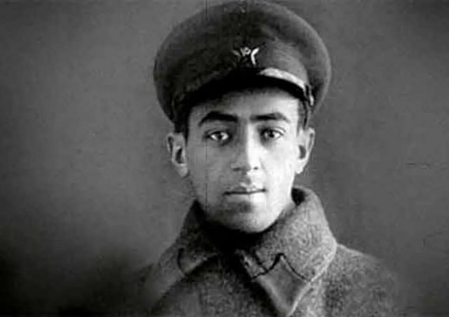 «Мою пулю принял товарищ, как это забыть?..»