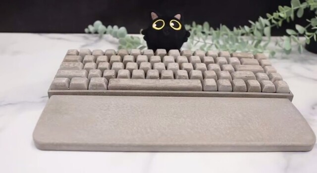 Энтузиаст сделал клавиатуру из бетона