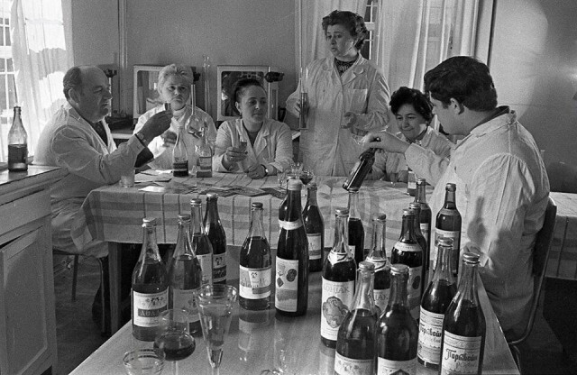 Забытые портвейны СССР: от тех, что не лезли в горло, до настоящих легенд