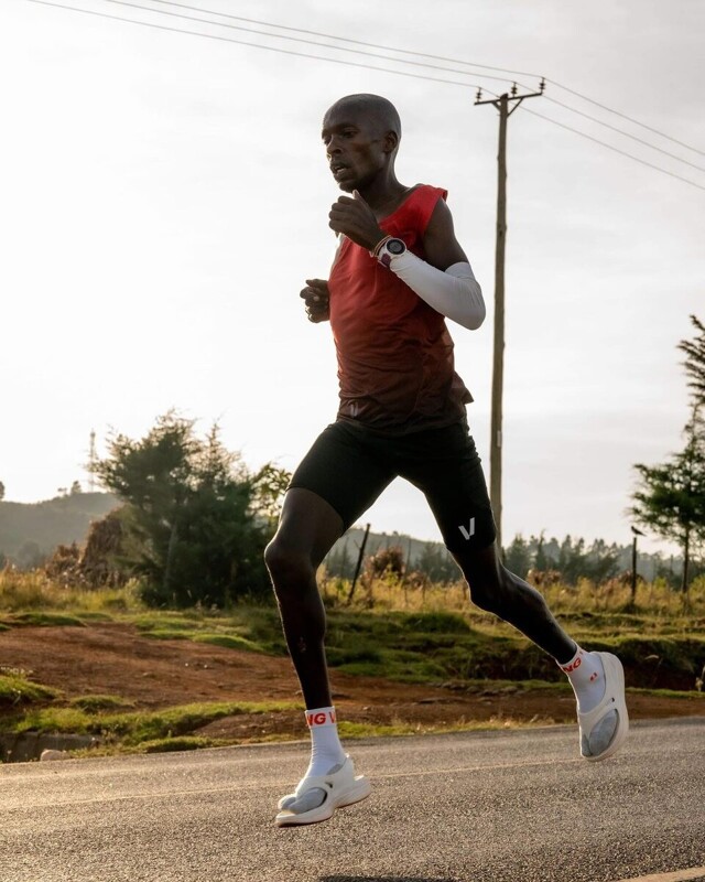 Марафон за 2:18:55 в беговых сандалиях с карбоном