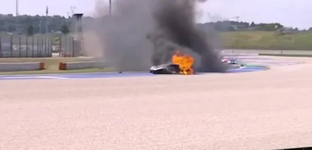 Эпичная авария произошла на гонке GT World Challenge Europe в Италии