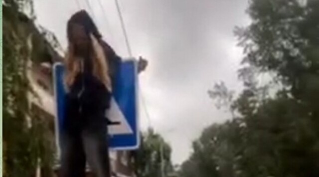 Школьница сломала челюсть, повторяя тренд из TikTok