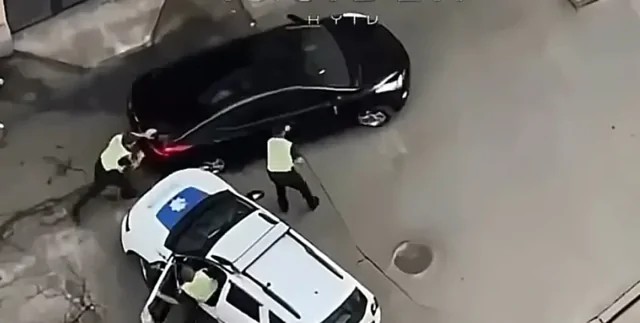 Как в GTA: в Киеве водитель убегал от полиции и сбил патрульного