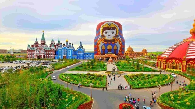 В Китае открылся отель в виде гигантских матрёшек