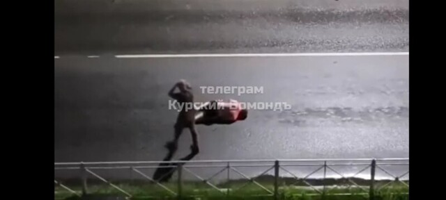 В Курске неадекват попытался покончить жизнь самоубийством необычным способом