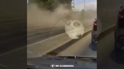 В Томске водитель грузовика устроил ДТП на светофоре