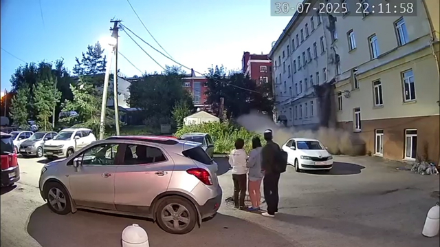 В Уфе обрушилась часть здания общежития