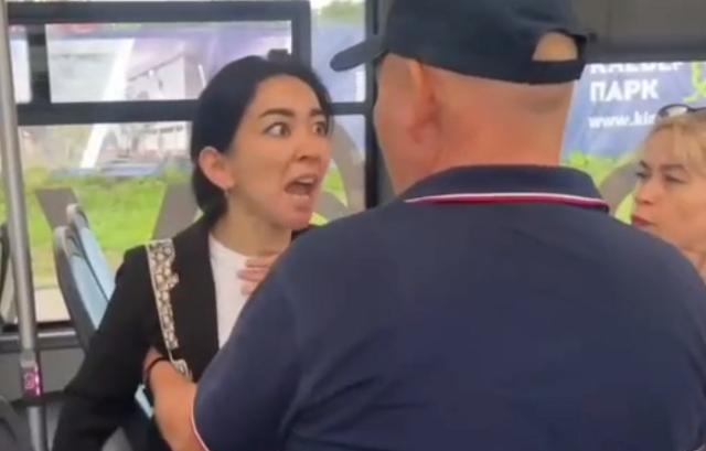 "Я беременна, зачем ты трогаешь меня": женщины не захотели оплачивать проезд и устроили драку с контролёрами