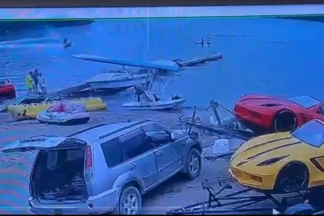 В Приморье мужчина на гидроцикле снёс двух девочек на сапе