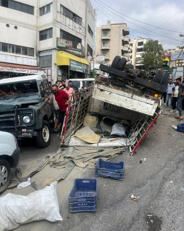 В Ливане фургон столкнулся с армейским внедорожником ДТП. "Знатный кульбит вышел"