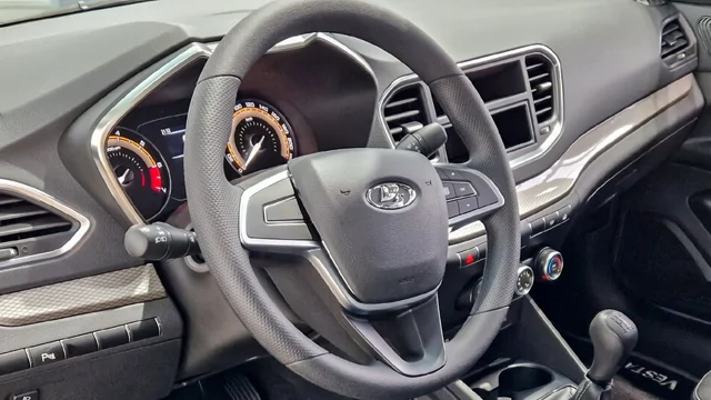 У Lada Vesta на ходу заблокировался руль