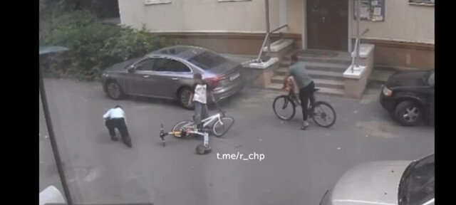 ДТП электросамоката и велосепеда "примагнитило"