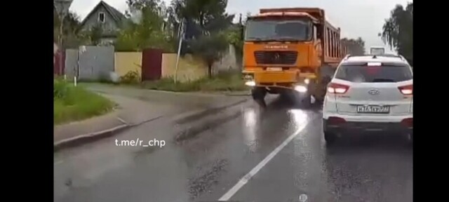 Жесть! Девушка на моноколесе в Подмосковье попала в ДТП "Просто пи*..."