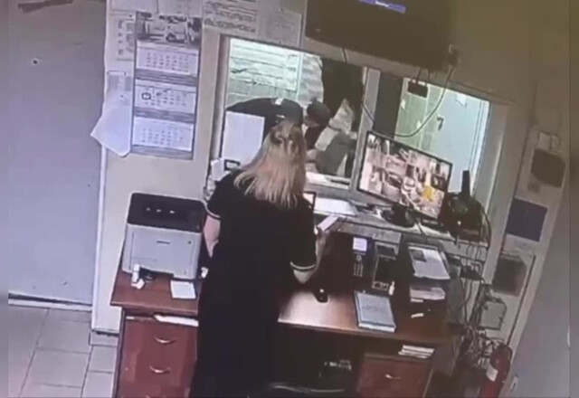 В Санкт-Петербурге полицейского осудили на три года за применение насилия в отношении задержанного