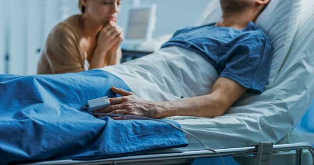 Невеста и любовница спасли избранника от отключения аппаратов жизнеобеспечения