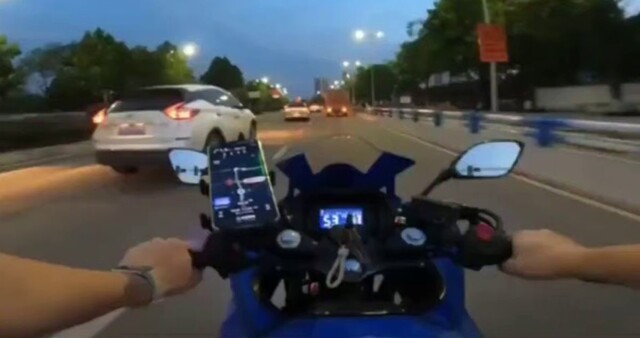 Шлем спас жизнь мотоциклисту