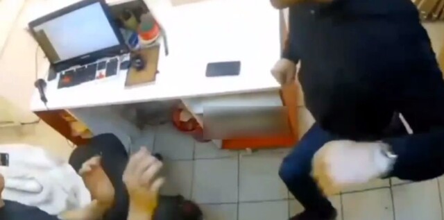 В Екатеринбурге мужчина напал на сотрудника пункта выдачи