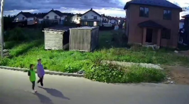 Дети на квадроцикле сбили женщин в Подмосковье