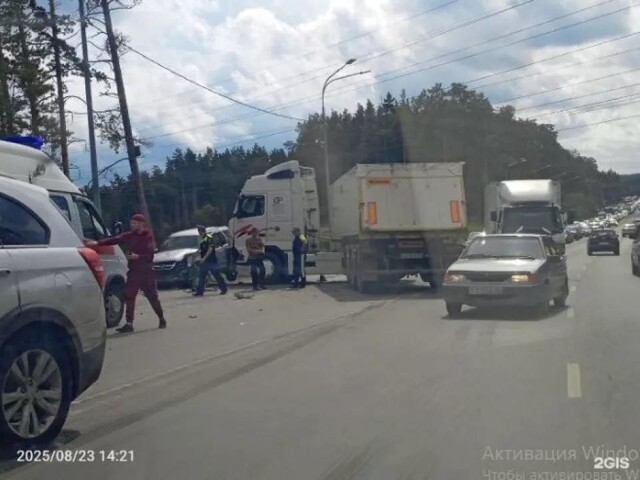 Куда его понесло? ДТП на шоссе Ленточный бор