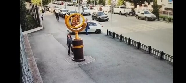 Это Пермь "Высадил свою королеву"