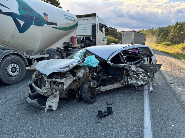 Авария на трассе под Златоустом: столкнулись три автомобиля