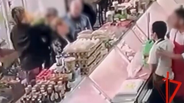 В подмосковном Королеве покупатели подрались на рынке в очереди за мясом
