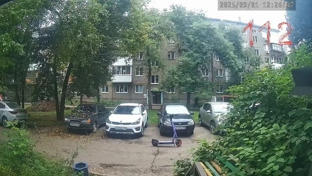 Жительницу Уфы сбили во дворе жилого дома на электросамокате