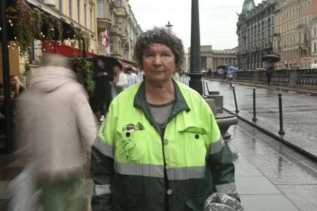 Бабушке-дворнику из Петербурга собрали 1 млн рублей на день рождения