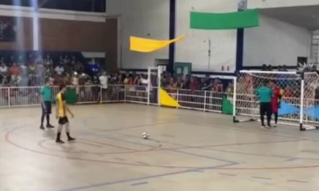 Неожиданная трагедия во время футбольного матча