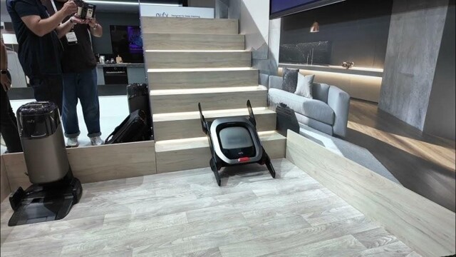 Робот-пылесос, который умеет подниматься по лестницам