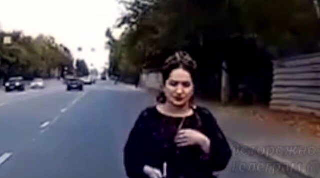 Цыганка-автоподставщица