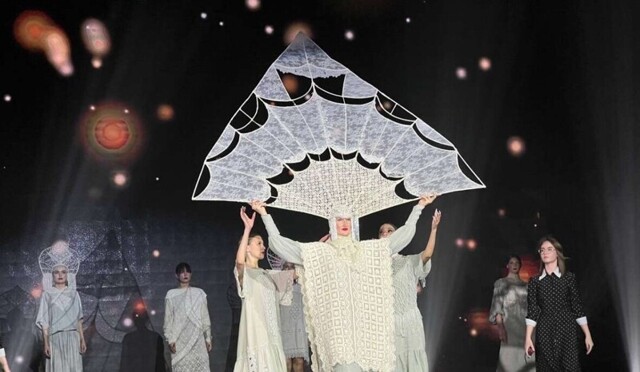 Самый большой в мире кокошник показали в Нижнем Новгороде