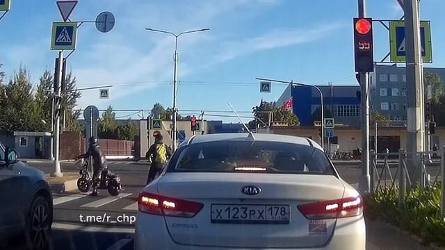 ДТП электросамоката и мопеда в Ленинградской области