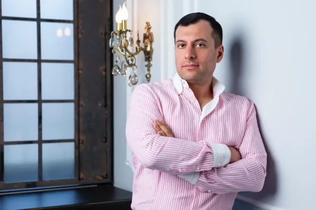 В Санкт-Петербурге экс-чиновник сбежал из зала суда, отпросившись покурить