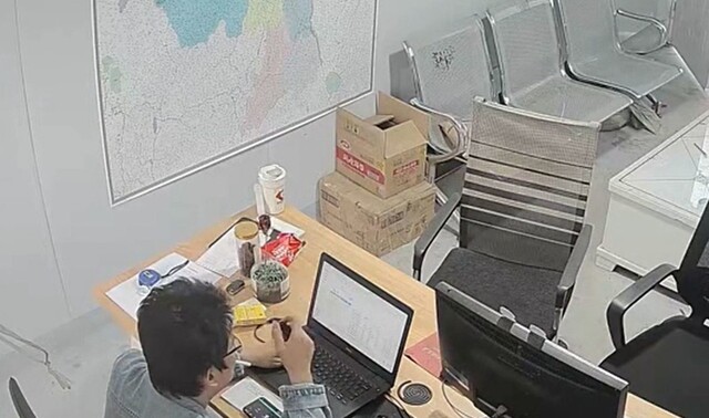 Пожалуйста, не курите в офисе!