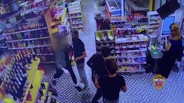 В Москве в магазине покупатели решили использовать в качестве способа оплаты угрозы и стрельбу из пистолета