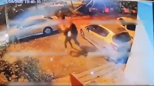 Схватил за волосы и затолкал в машину: в Воронеже сняли на видео похищение девушки ревнивцем