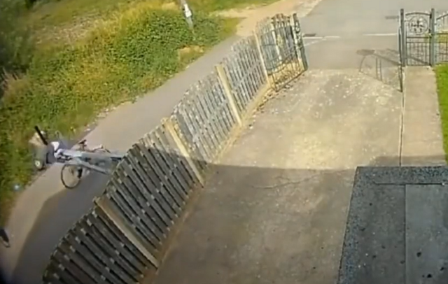 Не заметили шлагбаум