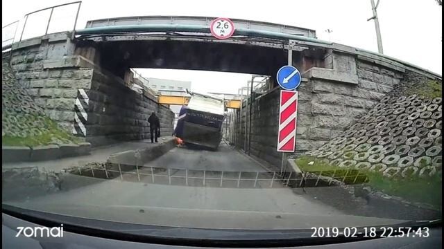 ДТП в Санкт-Петербурге "Посылки задерживаются"