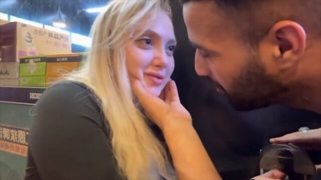 В Таиланде арабский фанат попытался поцеловать русскую стримершу прямо в эфире