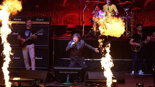 Президент Аргентины устроил рок-шоу на презентации собственной книги