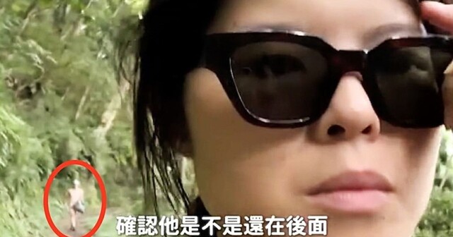 Путешественница была в шоке, когда голый мужчина попросил сделать с ней селфи