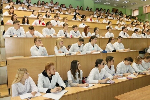 Госдума поддержала законопроект об обязательной трёхлетней отработке для выпускников медвузов