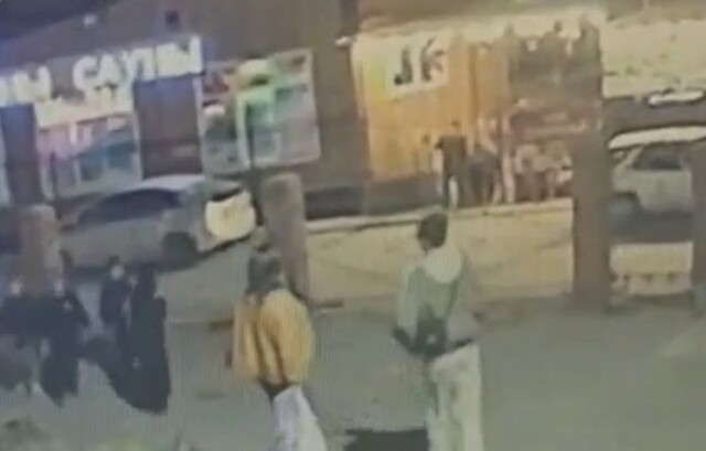 "У него в руках пистолет":  банда школьников напала на кафе во Владивостоке