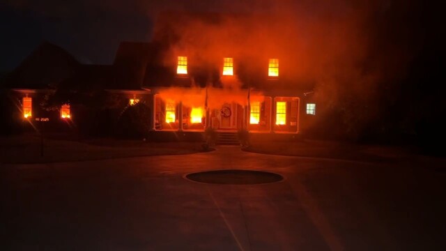 В США супруги перестарались с украшением дома на Хэллоуин