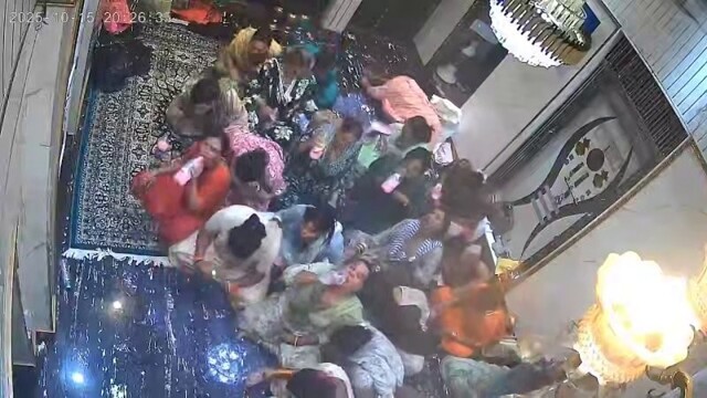 В Индии 24 человека попытались совершить коллективное самоубийство, выпив моющее средство