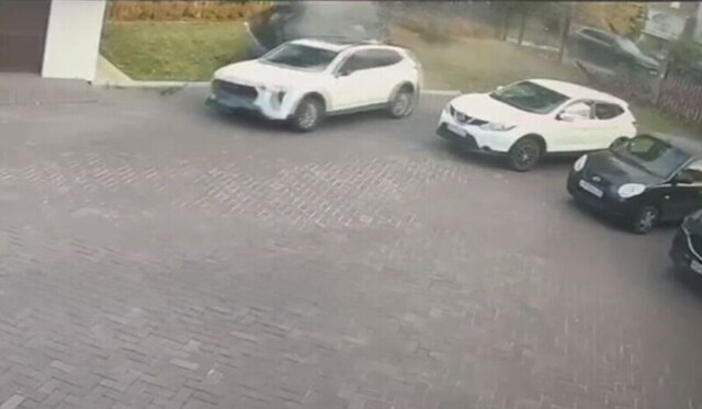 В Чебоксарах  водитель Toyota Fortuner эффектно появился на парковке