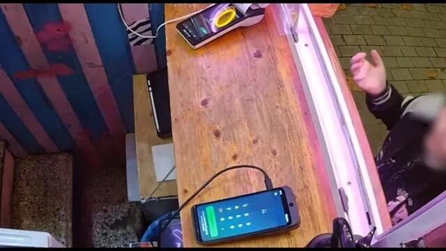 В Севастополе двое подростков украли банку с чаевыми из кофейни