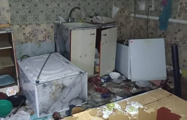 Озлобленные школьники разгромили чужой дом